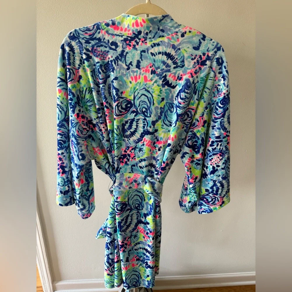 Lilly Pulitzer Elaine Velour Robe in Ocean Commotion